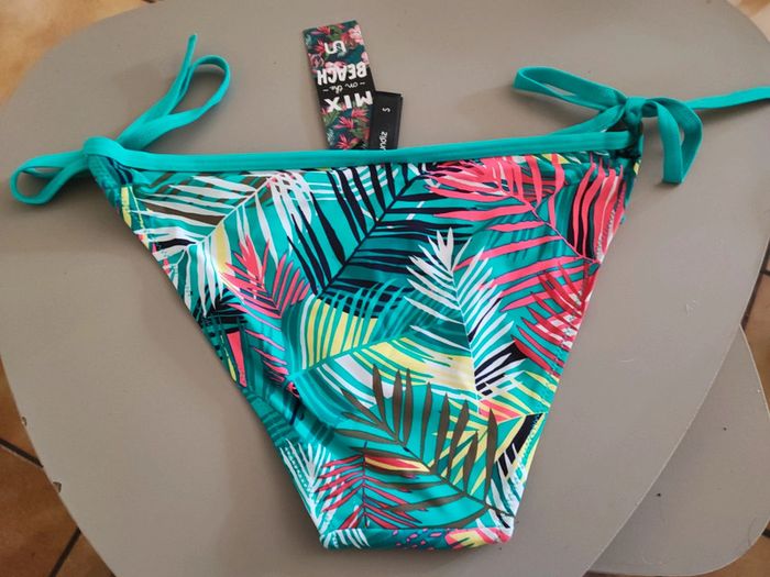 Bas de maillot de bain tropical multicolore – NEUF avec étiquette 🌴 - photo numéro 2