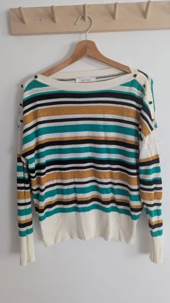 Très joli pull leger