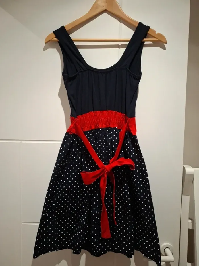 Robe bleu marine à pois et rouge Cintrée Très bon état - photo numéro 5