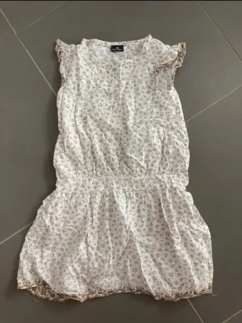 Robe sergent major 8 ans en très bon état