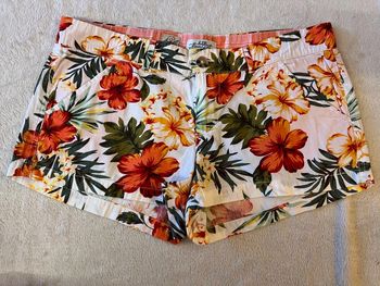 Short fleuri taille S