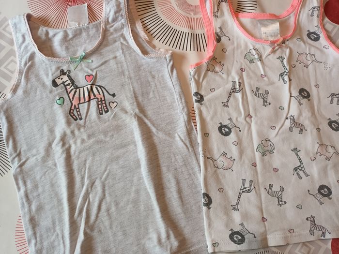 Lot 2 maillots de corps taille 5 ans - photo numéro 2