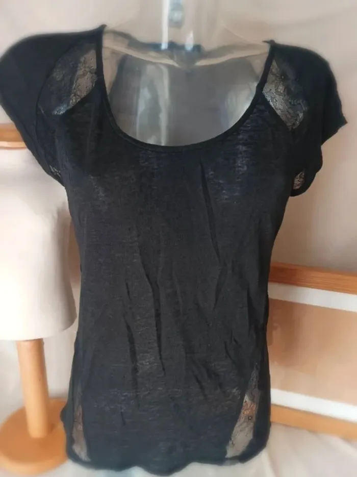 Tee-shirt Manches Courtes Naf Naf - Noir avec Détails Dentelle - Taille M