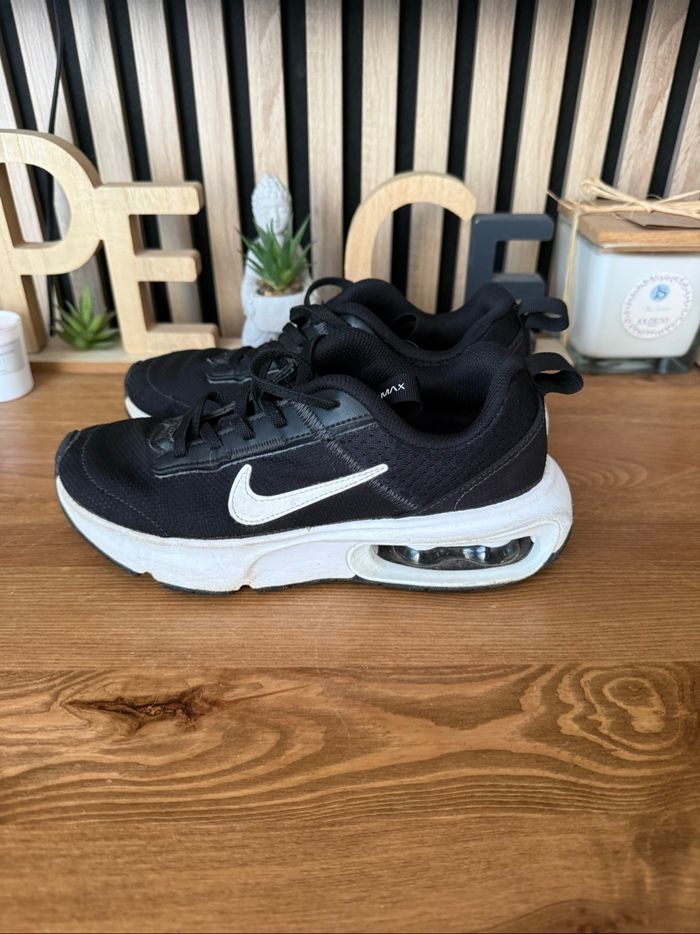 Baskets noir Nike Air Max Pointure 35 - photo numéro 5