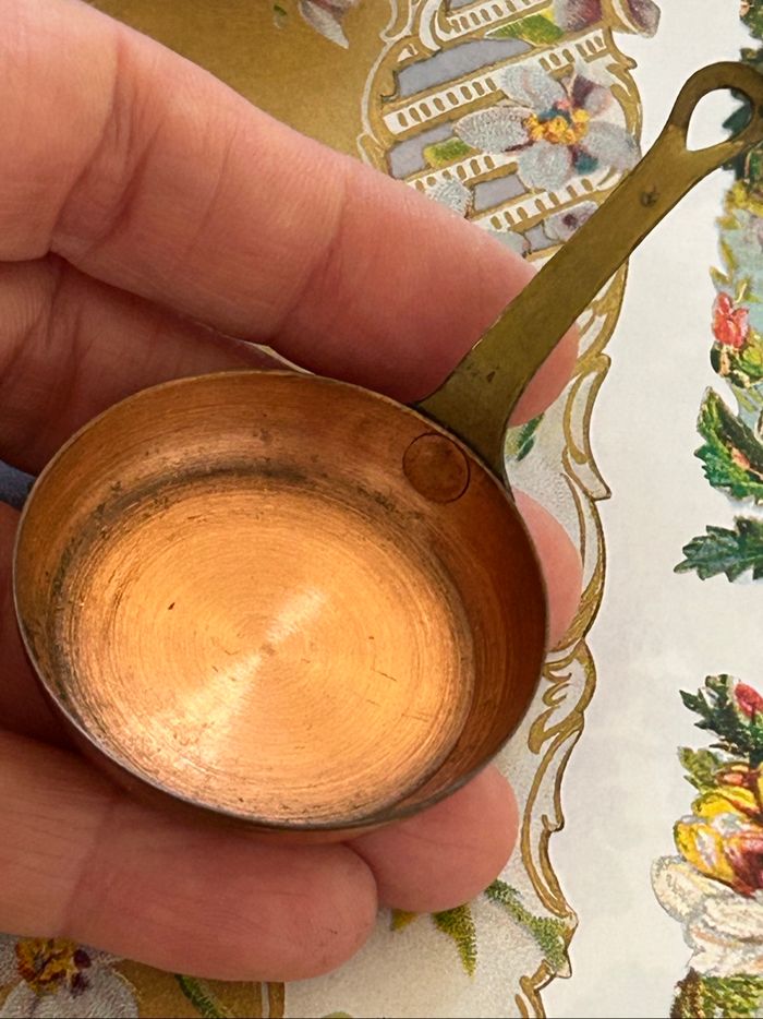 Batterie de casseroles en cuivre Villedieu pour maison de poupée - photo numéro 5