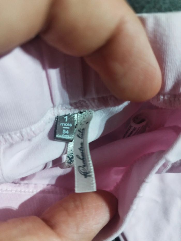 Ensemble rose 1 mois - photo numéro 6