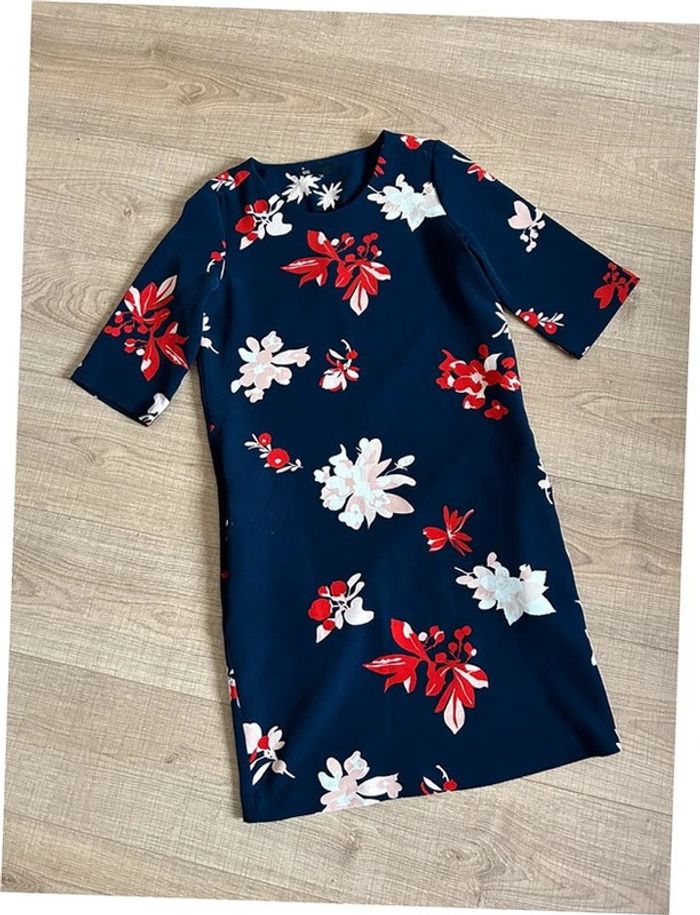 Robe bleue marine et imprimée à manches courtes WE taille XS bon état (petit défaut) - photo numéro 11