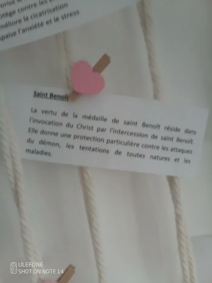 Bracelet de protection médaille Saint Benoît et pierre de cristal de roche - photo numéro 4