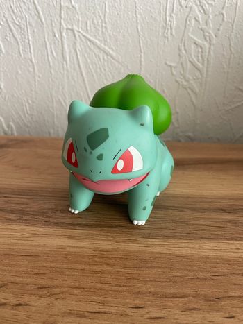 Figurine officielle bulbizarre 9 cm en vinyl > Pokémon