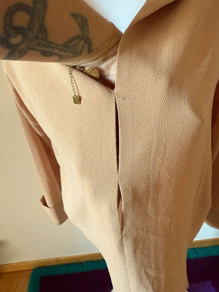 Blouse beige en très bon état taille L Molly bracken - photo numéro 6