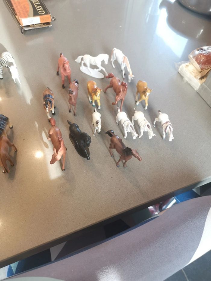 Lot figurines chevaux