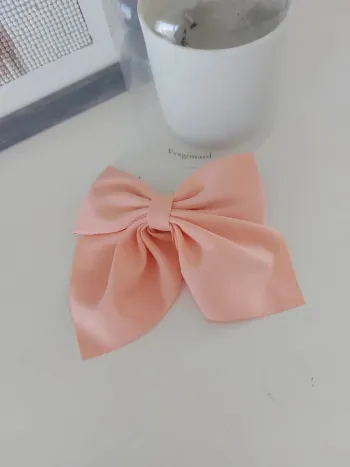 🌸 Barrette nœud couleur saumon