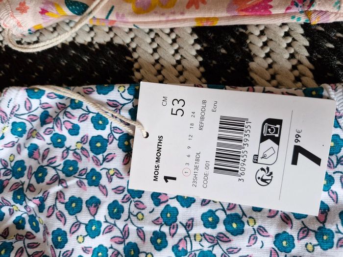 2 bodies bretelles 1 mois - photo numéro 2