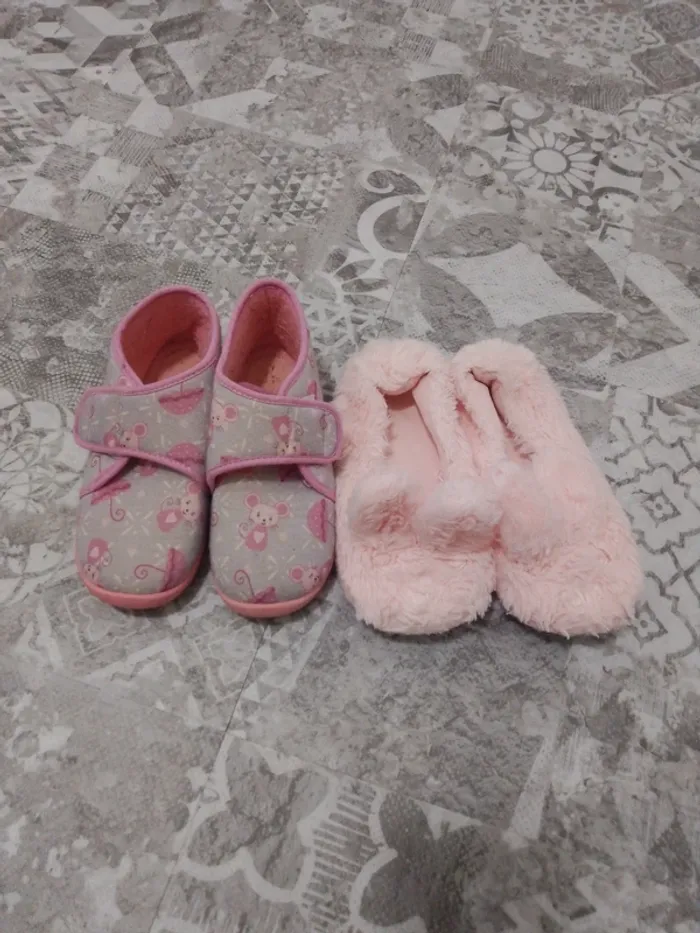 Deux paires de chaussons fille - photo numéro 2