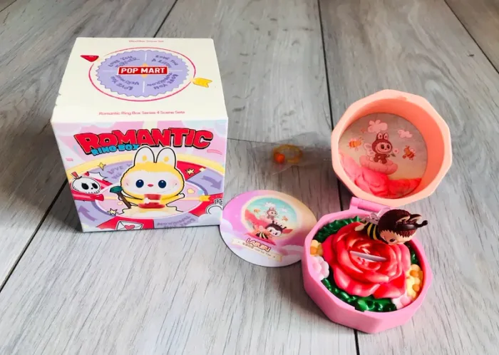 Pop Mart Romantic Ring Box Series 4 - Labubu Just for You