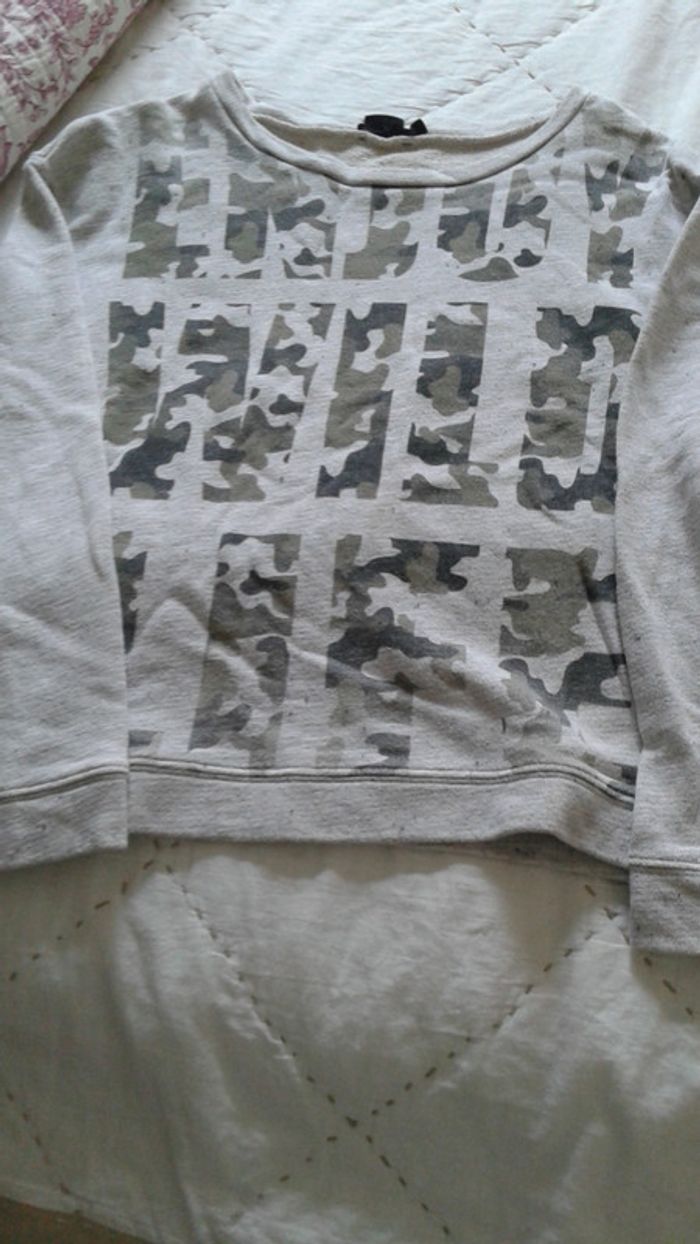 Sweat jennyfer taille S - photo numéro 3