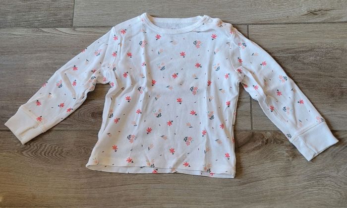 Pyjama léger taille 24 mois - photo numéro 2