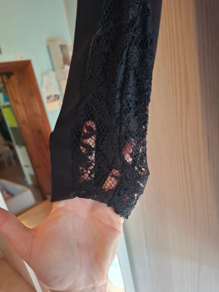 Robe noir avec dos nu et manche transparente - photo numéro 2