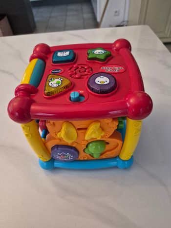 Baby cube d'éveil VTECH