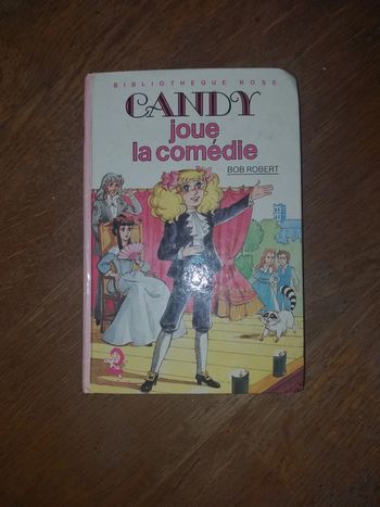 Candy joue la comedie