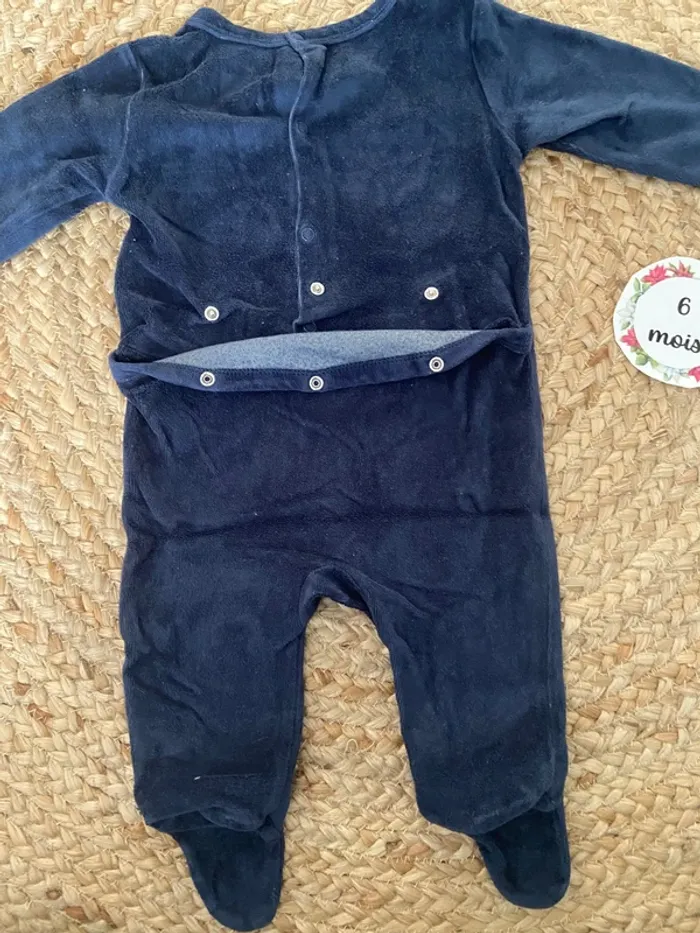 Pyjama Dino 6 mois très bon etat - photo numéro 4