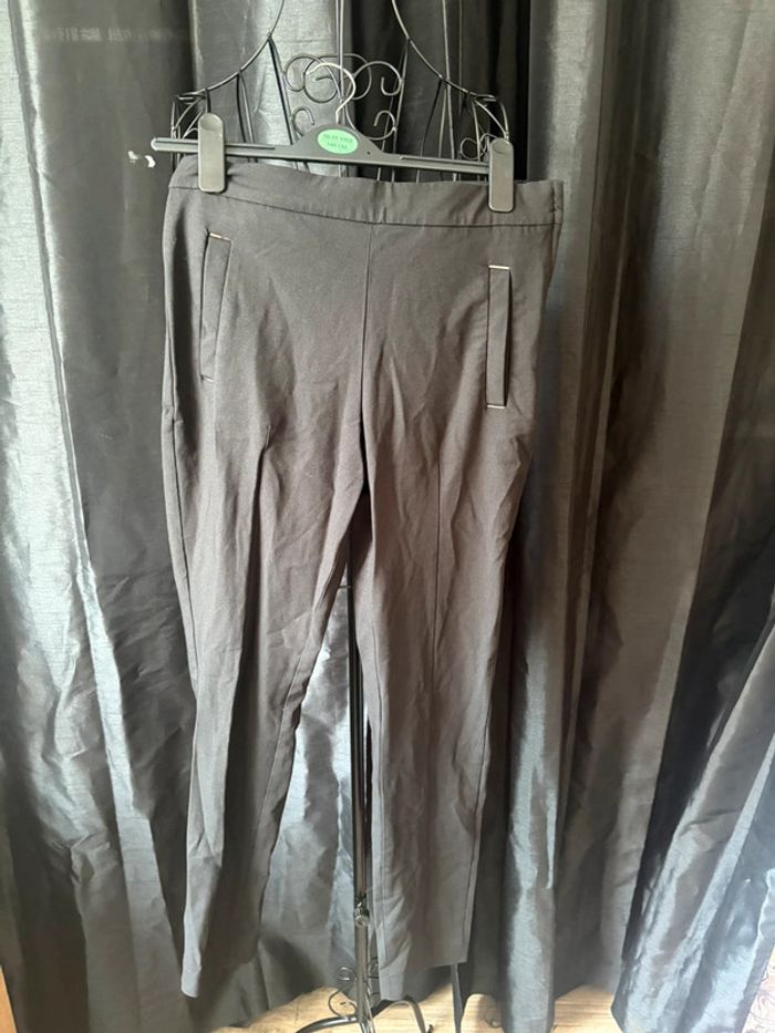 Pantalon H&M taille 36 – Fermeture latérale – Très bon état