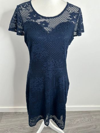 Robe bleue marine en dentelle T38 M