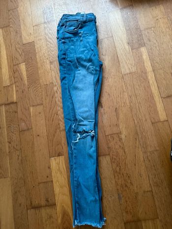 Jean bleu troué taille 36
