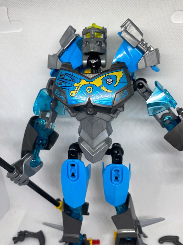Lego bionicle masters 70786 Gali Master of Water. Il manque  3 pièces - photo numéro 2
