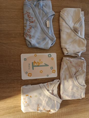 Lot de bodies garçon