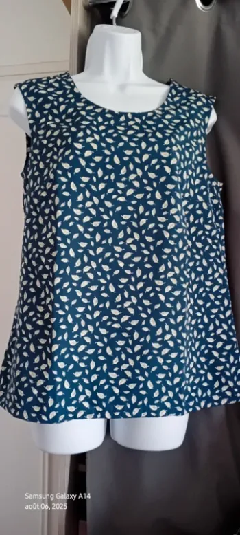 Blouse sans manches fluide col rond motif feuilles bleu femme L