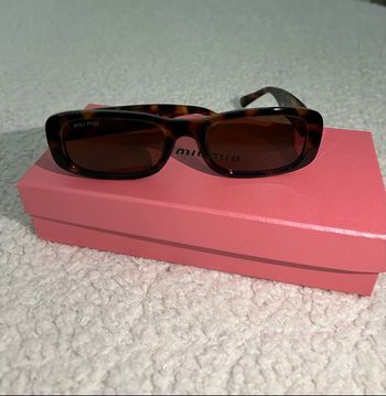 Lunette de soleil miu miu