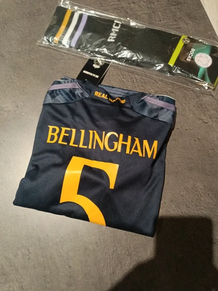 Tenue foot Real Madrid Jude Bellingham bleu. T.20 - photo numéro 4