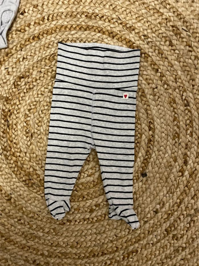 Lot de 7 pièces Kiabi et H&M taille 1 mois - photo numéro 2