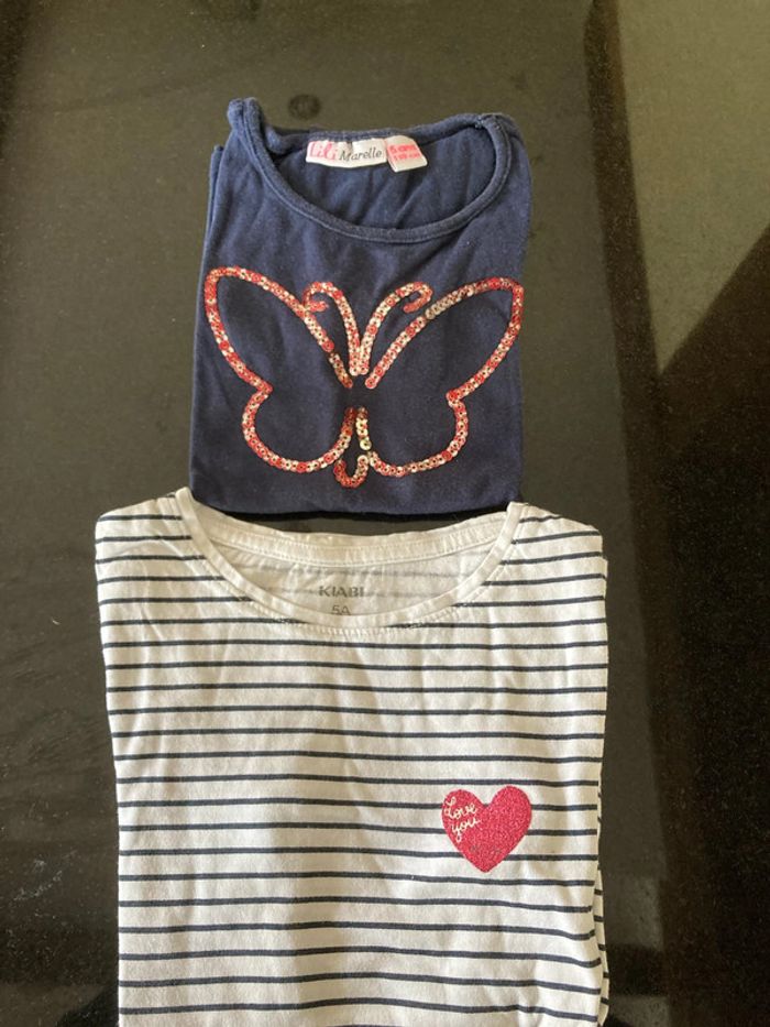 2 t shirts