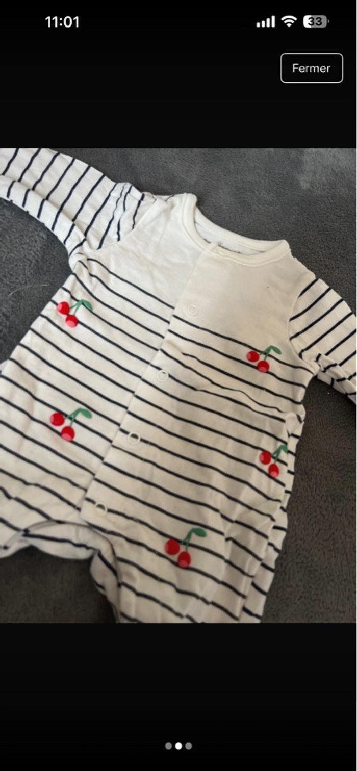 Pyjama fin taille 1 mois , très bon état - photo numéro 2