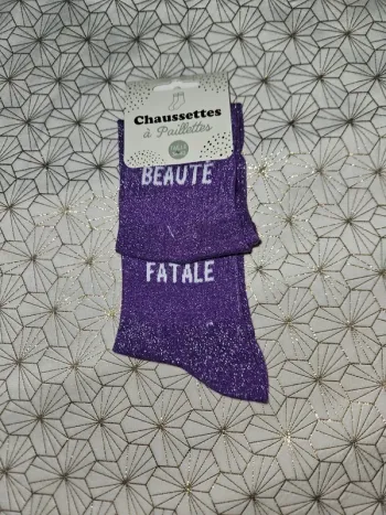 Chaussettes dépareillées beauté fatale