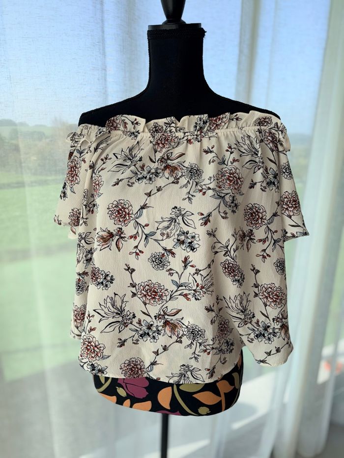 Top épaules dénudées taille 40