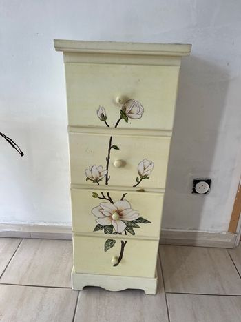 Petit meuble 4 tiroir salle 