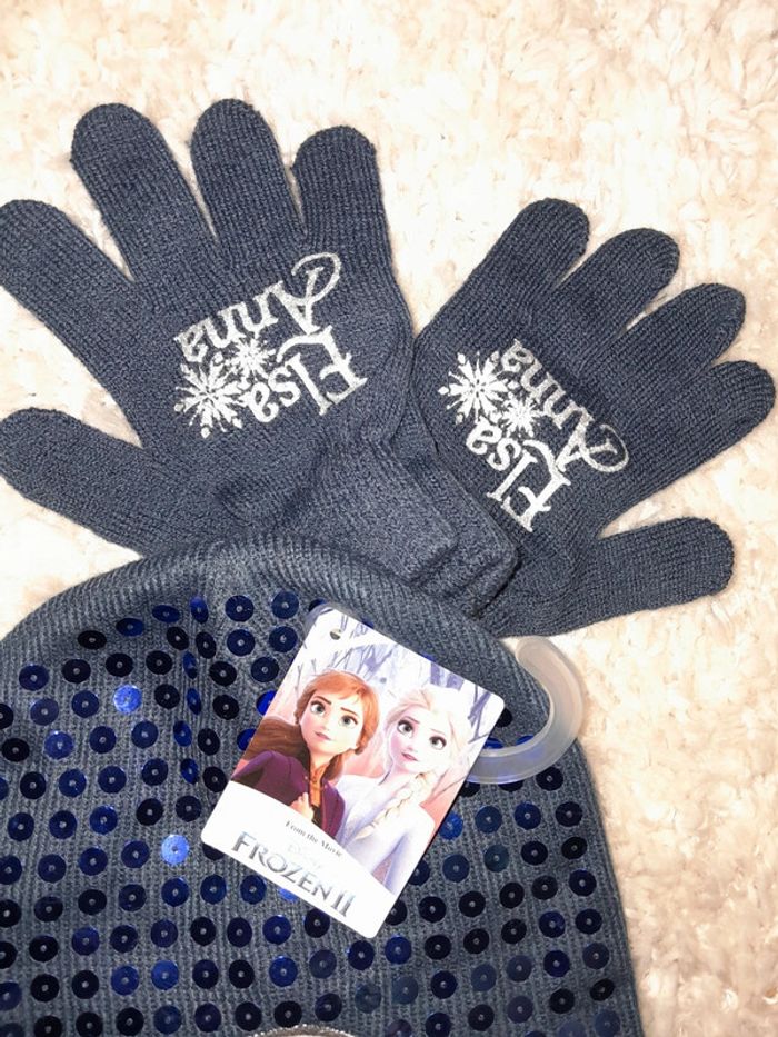 Ensemble bonnet à sequins et gants Elsa et Anna Reine des neiges  taille 4/6 A - photo numéro 3