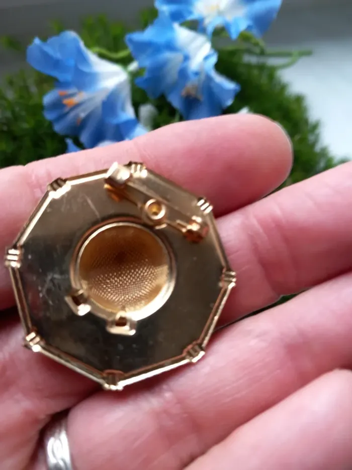 Broche vintage chic en forme de chapeau - photo numéro 5