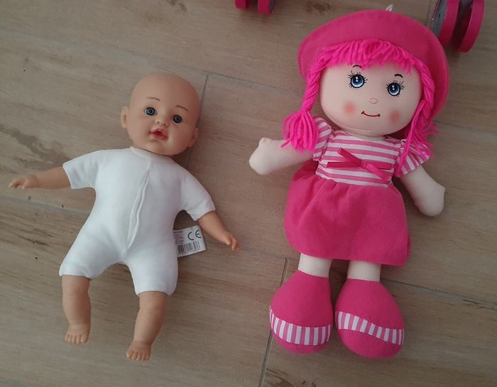 Poussettes + poupées - photo numéro 2