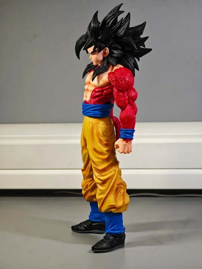 Figurine Dragon Ball GT : Goku SSJ4 29cm neuve avec boîte - photo numéro 4