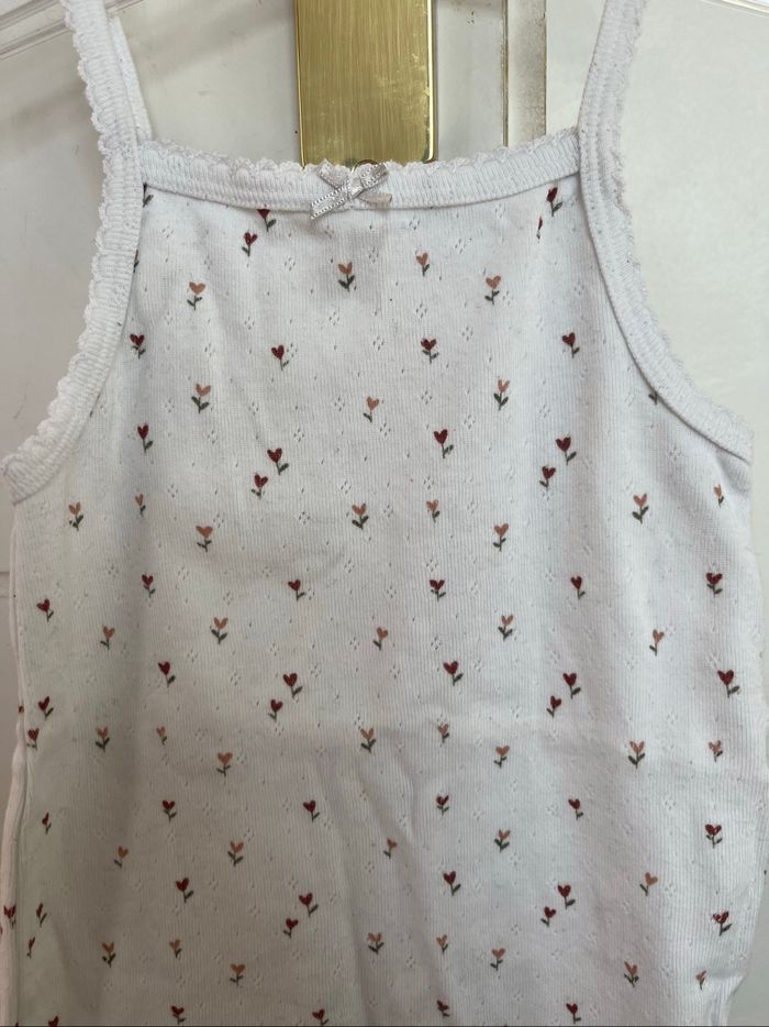 Débardeur Kiabi blanc fleurs 3A TBE - photo numéro 2