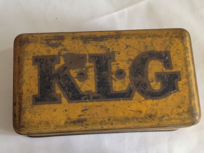 Ancienne boite publicitaire garagiste - photo numéro 2