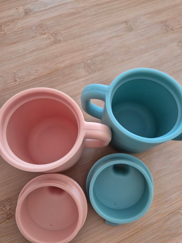 2 verres à bec BÉABA en silicone rose et bleu parfait état - photo numéro 8