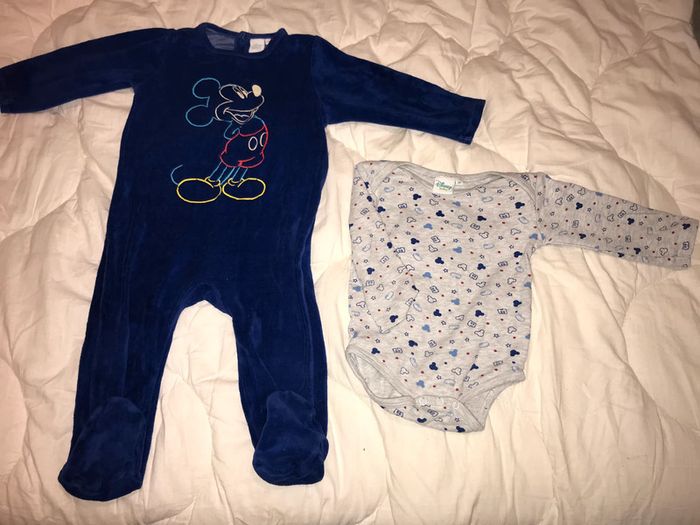 Lot Disney comprenant une grenouillère et un body - photo numéro 2