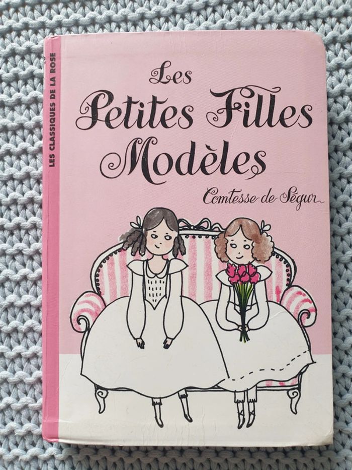 Les petites filles modèles
