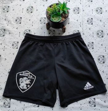 Short de foot Adidas taille 7/8 ans