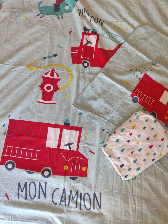 Housse de couette + taie + drap housse Mon camion de pompier Vertbaudet Taille 150 x 140